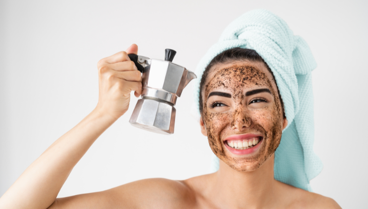 mascarilla facial de caf&eacute;