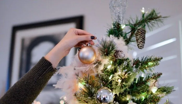 u&ntilde;as navide&ntilde;as decoradas