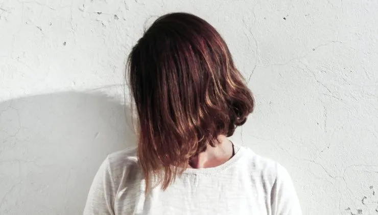 cosas que hacemos que dañan nuestro cabello